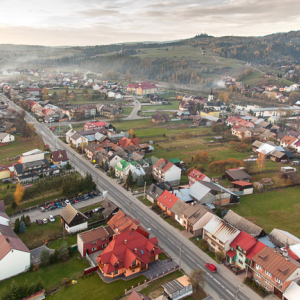 Waksmud, panorama miejscowosci od strony SE. EU, Pl, Malopolska. Lotnicze.